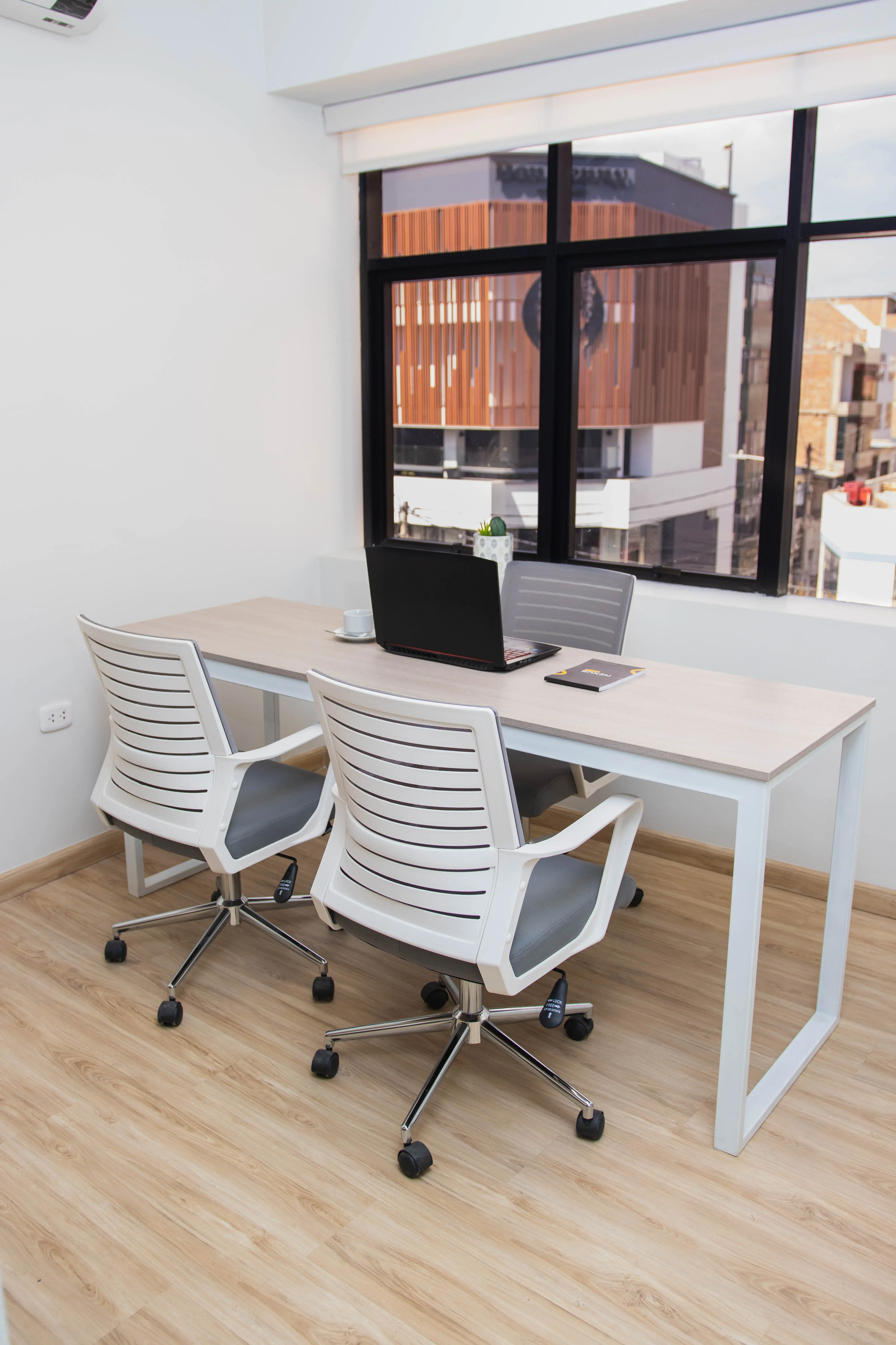 Oficina privada de Nexus Cowork.