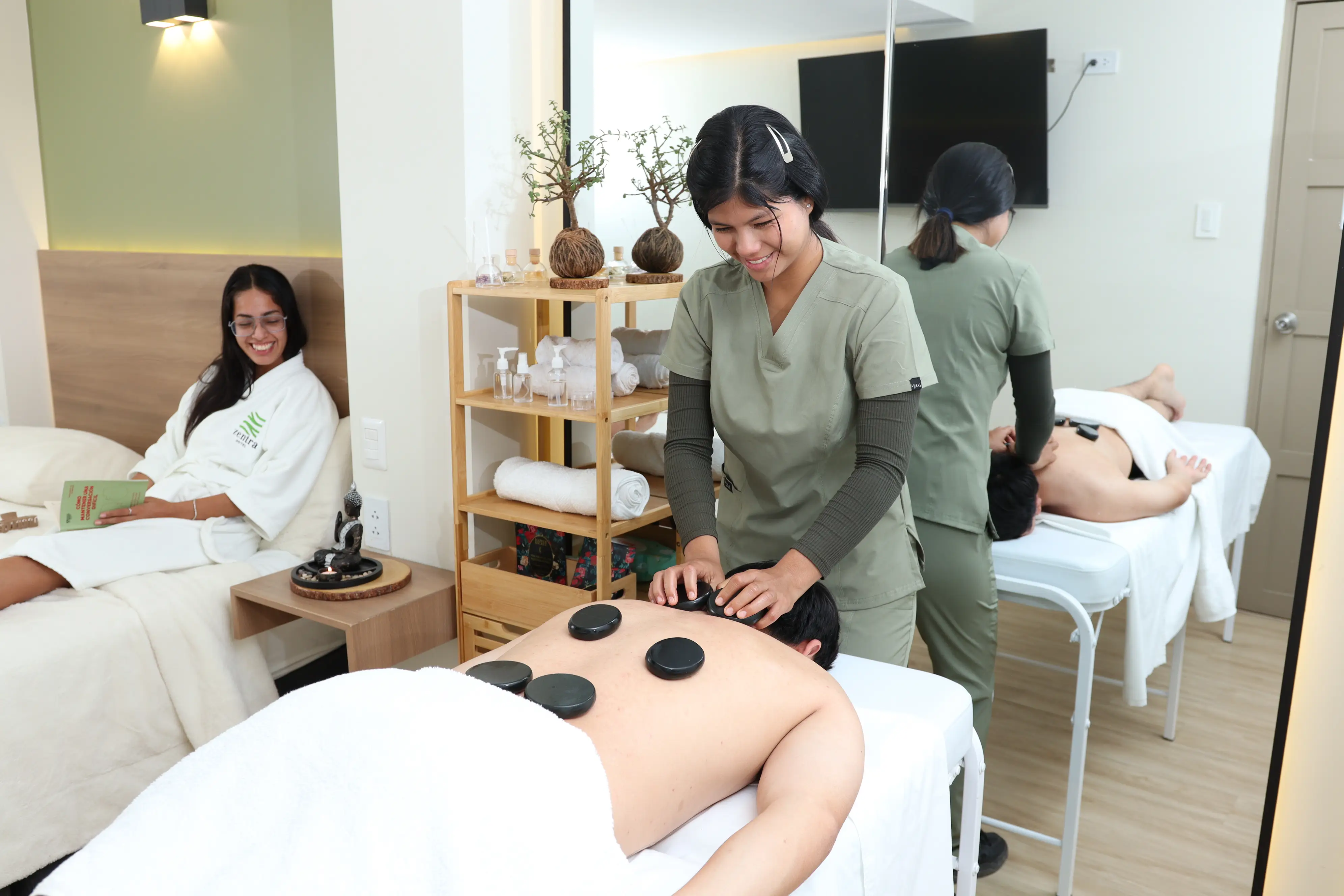 Sesión de masaje relajante con aromaterapia
